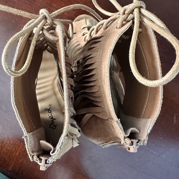 Qupid Wedge Sandals - Picture 4 of 7